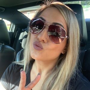 Meet your Posher, Nikki